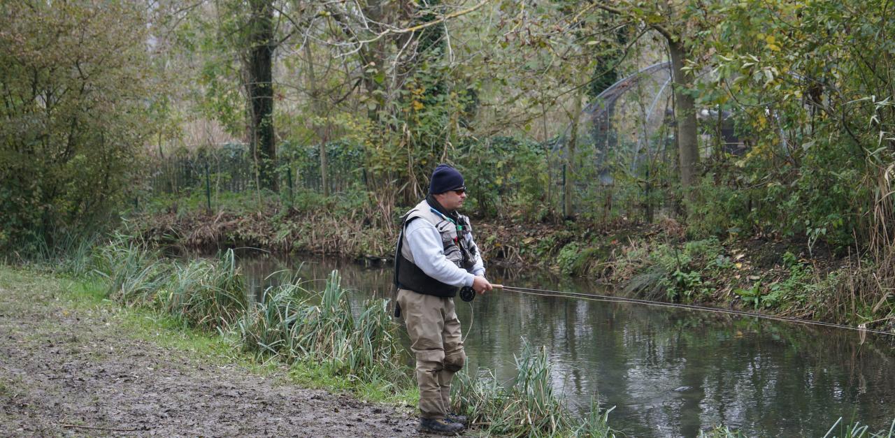 Pêche dans l'un des nombreux canaux