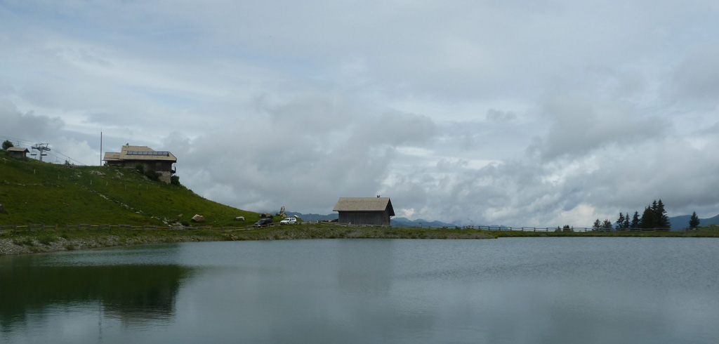 Panorama du lac alpin