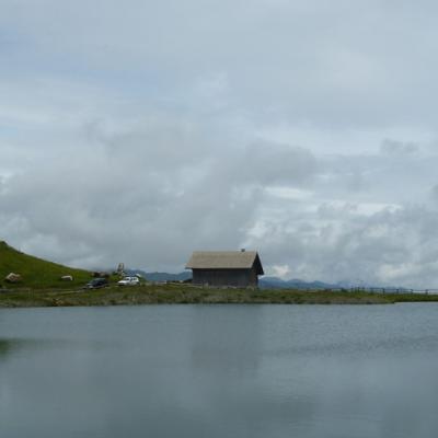 Panorama du lac alpin